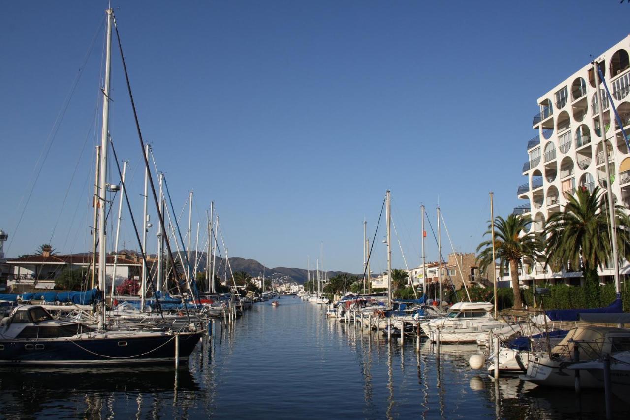 Empuriabrava Apartaments - Nº7 Екстериор снимка