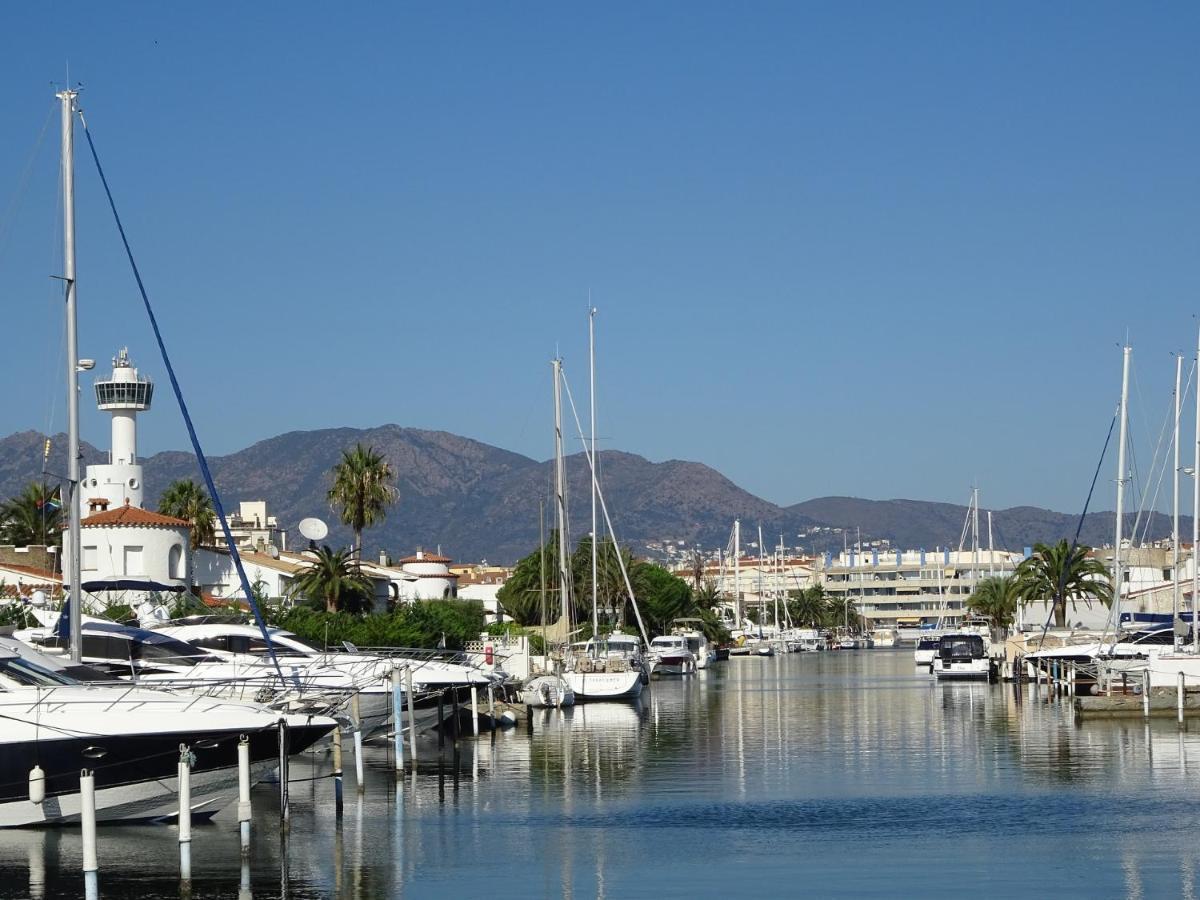 Empuriabrava Apartaments - Nº7 Екстериор снимка